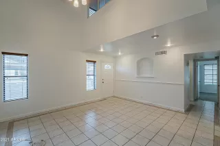 Photo #5: 6212344 Listing