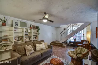 Photo #4: 6212404 Listing