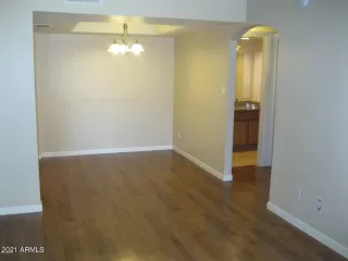 Photo #5: 6213296 Listing