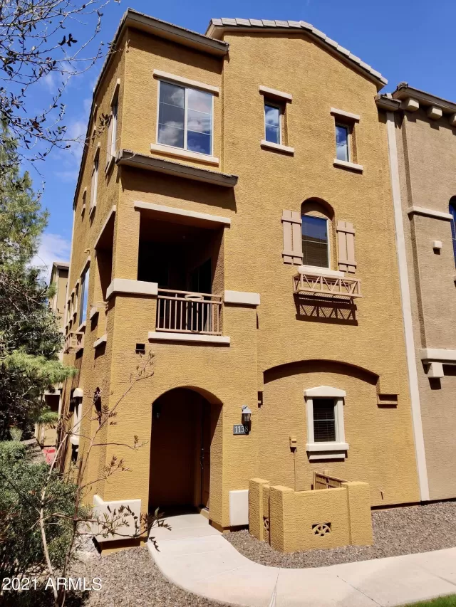 MLS: 6213460 Condo For Sale