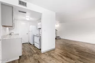 Photo #2: 6213467 Listing