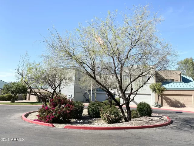 MLS: 6213812 Condo For Sale