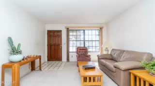 Photo #5: 6213840 Listing