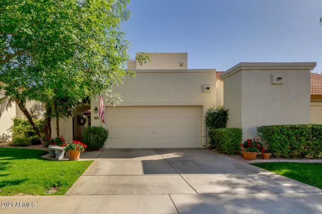 MLS: 6215052 Condo For Sale