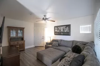 Photo #2: 6215120 Listing