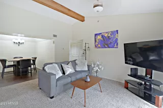 Photo #6: 6215224 Listing