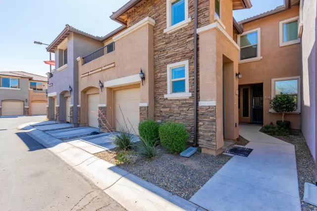 MLS: 6215527 Condo For Sale