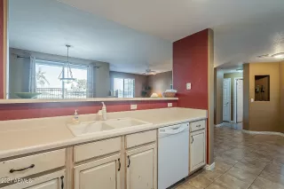 Photo #5: 6215618 Listing