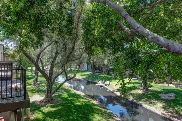 MLS: 6215685 Condo For Sale