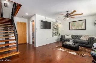 Photo #6: 6215767 Listing