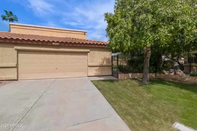 MLS: 6215857 Condo For Sale