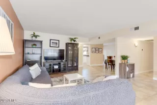 Photo #6: 6216083 Listing