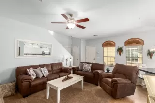 Photo #2: 6216196 Listing 