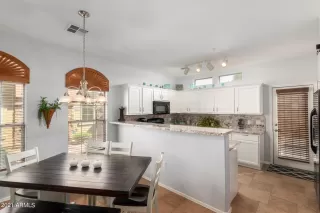 Photo #5: 6216196 Listing 