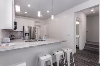 Photo #2: 6217239 Listing