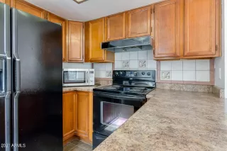 Photo #5: 6217971 Listing