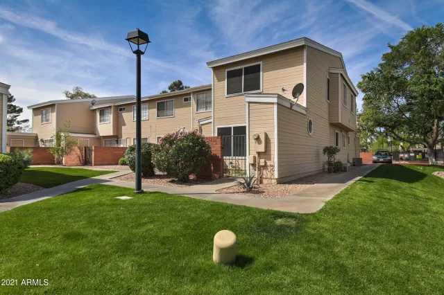 MLS: 6218055 Condo For Sale