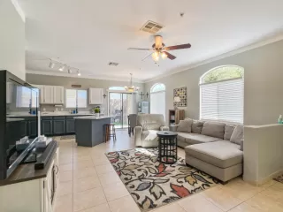 Photo #5: 6218558 Listing