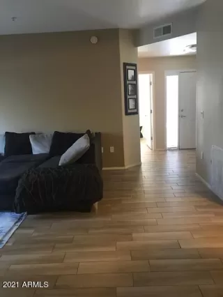 Photo #5: 6219031 Listing