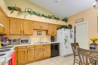 Photo #5: 6219066 Listing