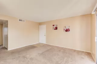 Photo #6: 6219326 Listing