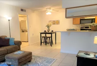 Photo #5: 6219342 Listing