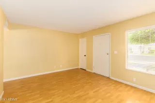 Photo #5: 6219600 Listing