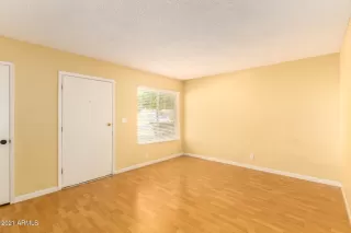 Photo #6: 6219600 Listing