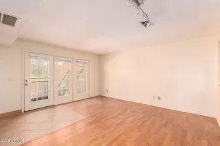 Photo #4: 6219835 Listing