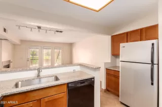 Photo #6: 6219835 Listing