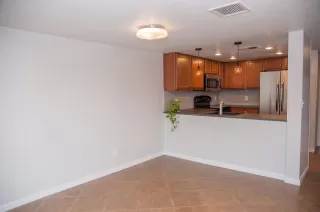 Photo #6: 6220072 Listing