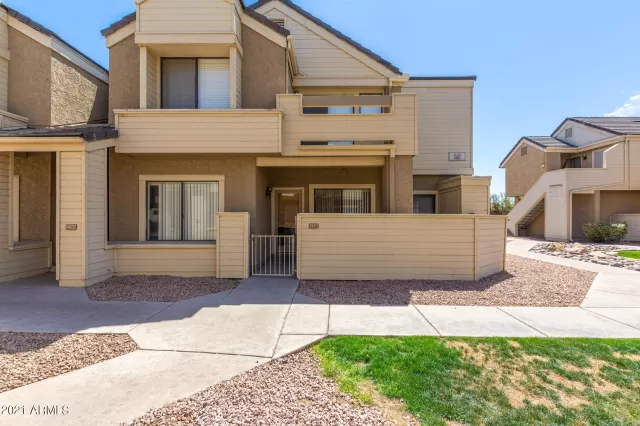 MLS: 6220111 Condo For Sale