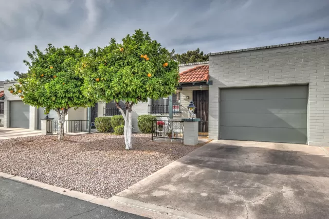 MLS: 6220281 Condo For Sale