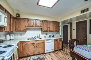 Photo #5: 6220281 Listing 