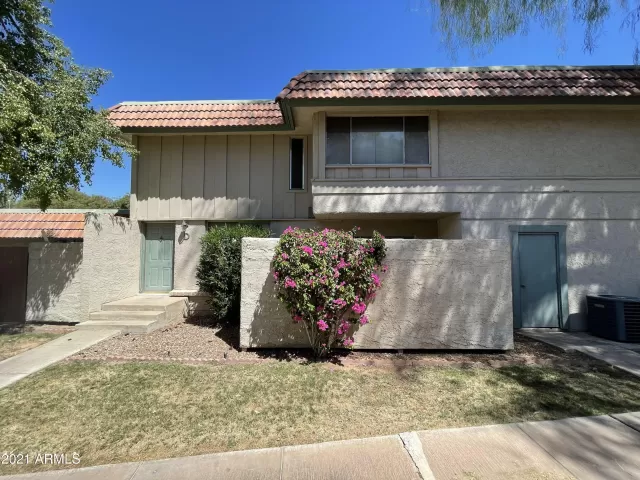MLS: 6220522 Condo For Sale