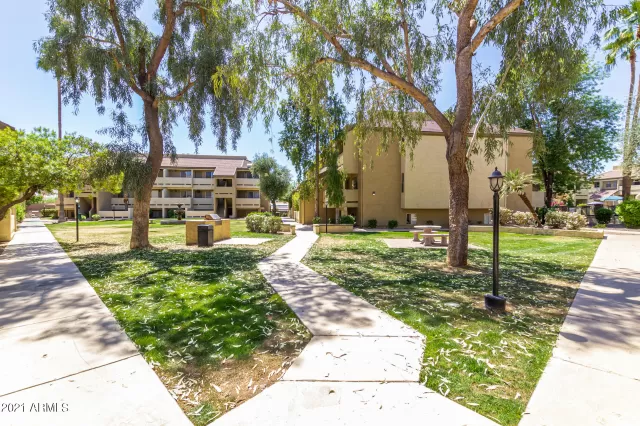 MLS: 6220822 Condo For Sale