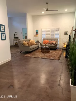 Photo #4: 6220843 Listing