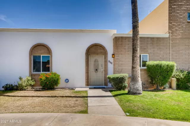 MLS: 6221138 Condo For Sale