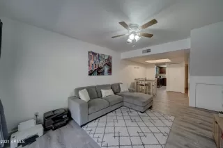 Photo #4: 6221393 Listing