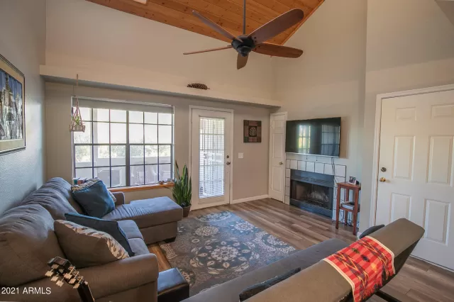 MLS: 6221758 Condo For Sale