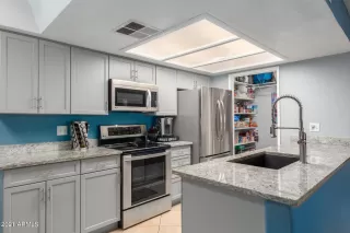 Photo #5: 6221813 Listing