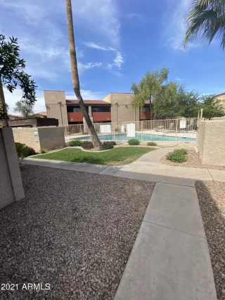 Photo #6: 6221837 Listing