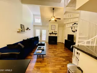 Photo #4: 6221900 Listing