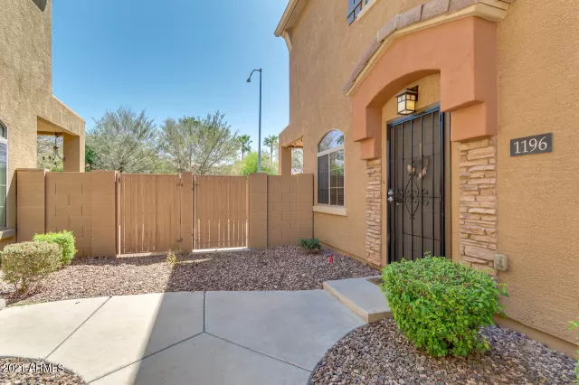 MLS: 6221949 Condo For Sale