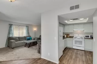 Photo #3: 6221952 Listing