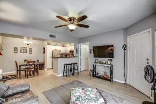 Photo #5: 6222257 Listing