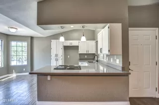 Photo #4: 6222300 Listing