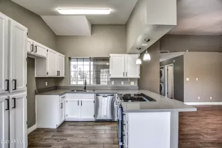 Photo #5: 6222300 Listing