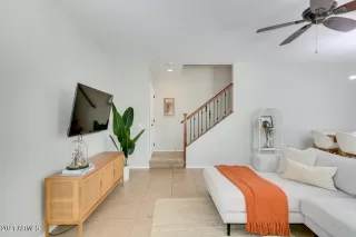 Photo #4: 6222626 Listing