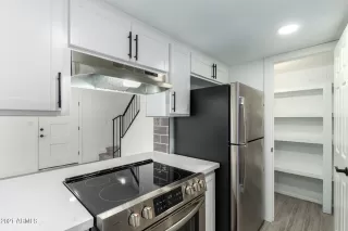 Photo #4: 6222722 Listing